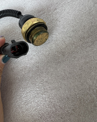 Partes do motor do camião Foton Conjunto do interruptor de controlo de temperatura MOQ baixo e para peças de automóveis