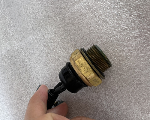 Partes do motor do camião Foton Conjunto do interruptor de controlo de temperatura MOQ baixo e para peças de automóveis